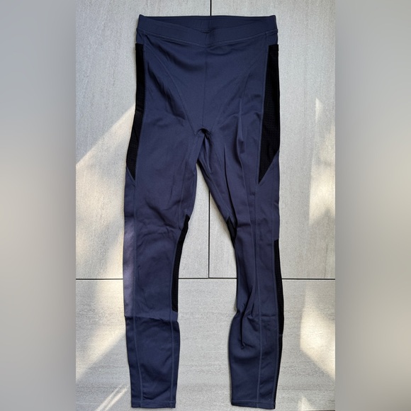 Motion 365 Highwaisted Fabletics Leggings - Picture 7 of 12